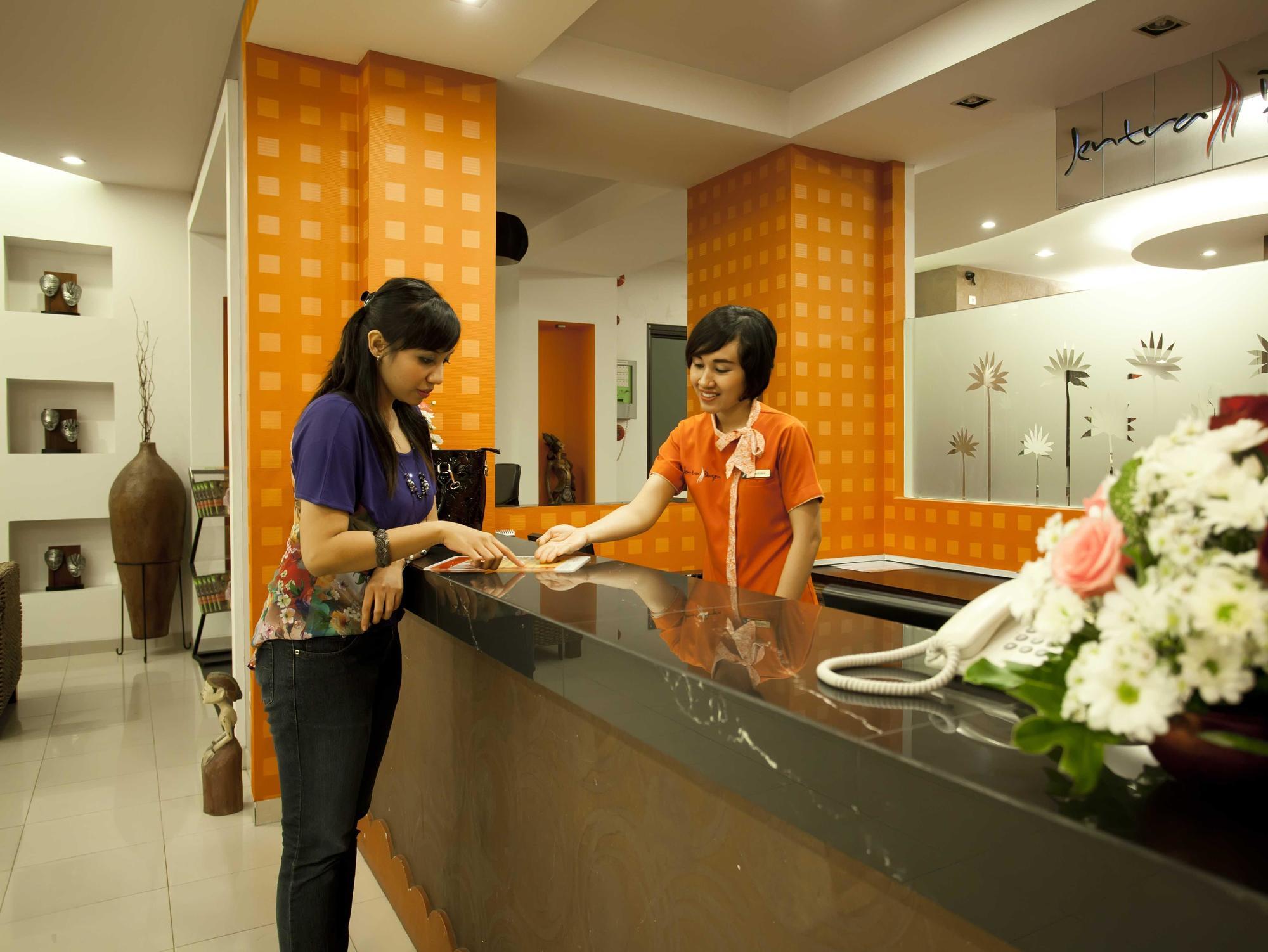 Jentra Dagen Hotel Malioboro Yogyakarta Exterior photo