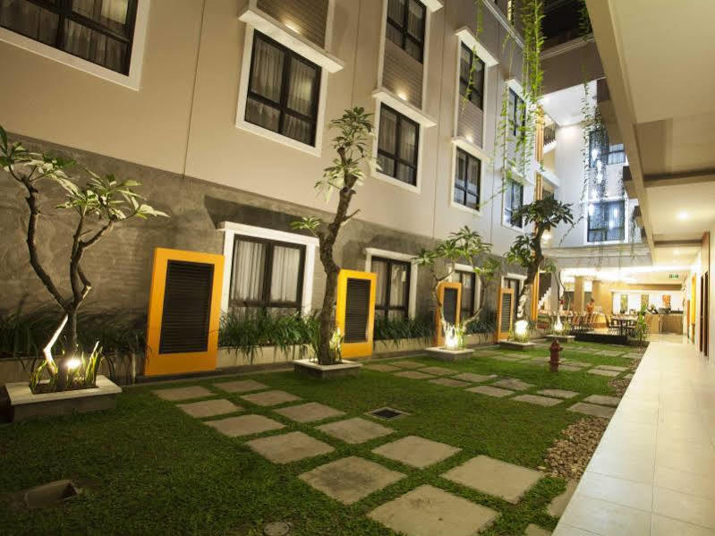 Jentra Dagen Hotel Malioboro Yogyakarta Exterior photo